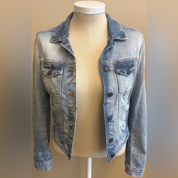 Zara Classic Button-Up Two Tone Blue Jean Denim Jacket women's size Medium - Picture 2 of 8